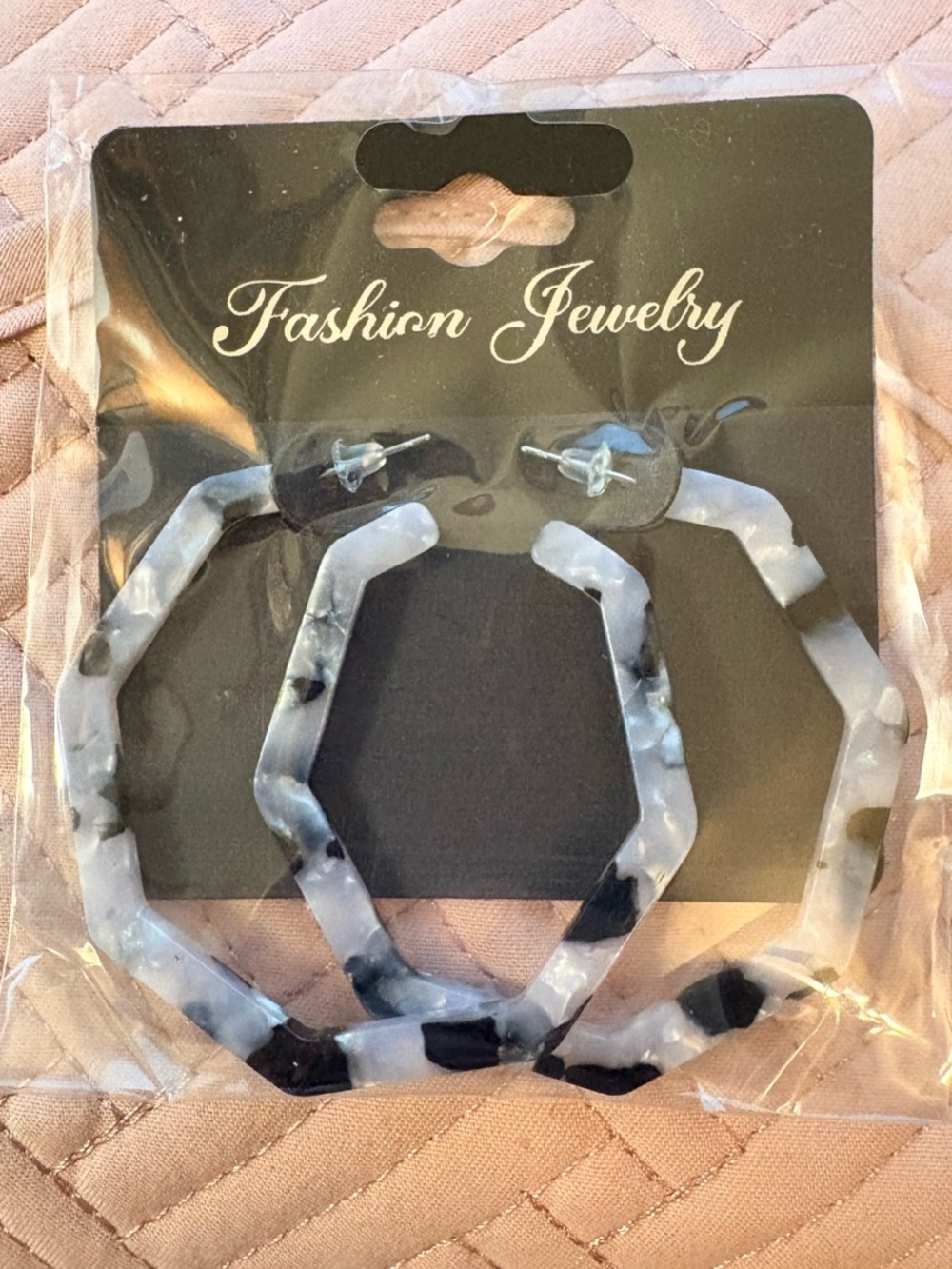 Fashion Jewelry Black and White Tortoiseshell Hexagon Hoop Earrings